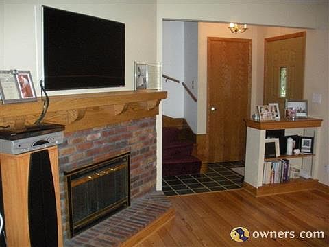 Living room/fireplace