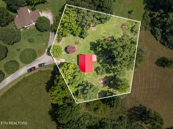 384 Woodlee St, Spencer, TN 38585