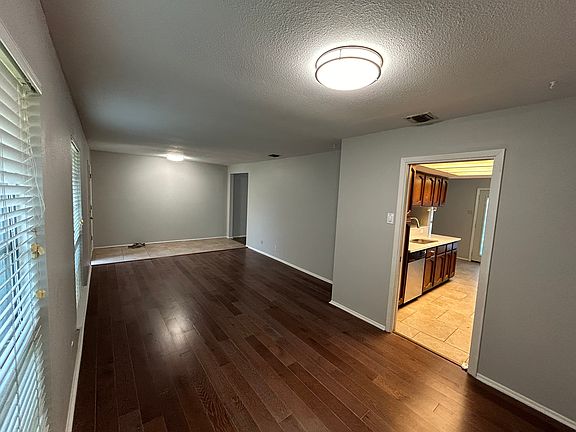 4th image of 6110 Sunset Haven St