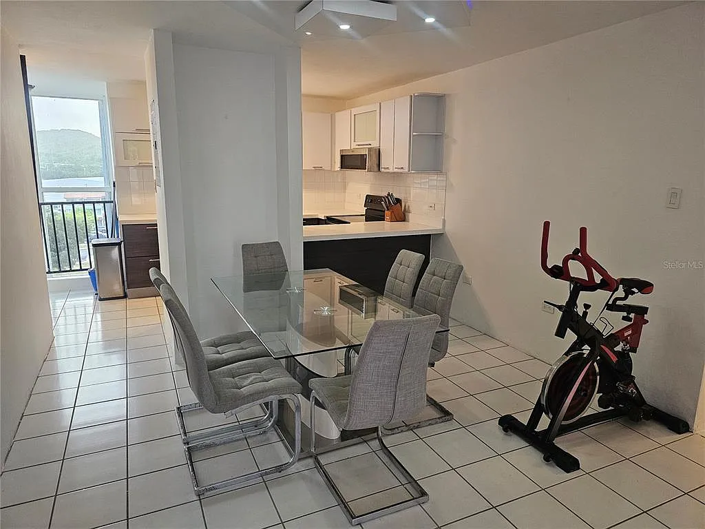 3 bed, 2.0 bath, 1134 sqft, $1,700 — Photo 3