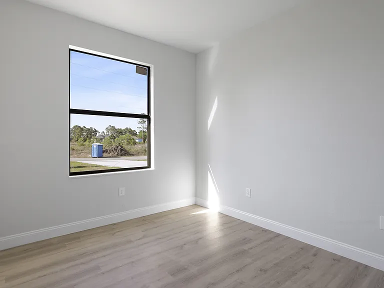 862 Charles Sise St E — Photo 31