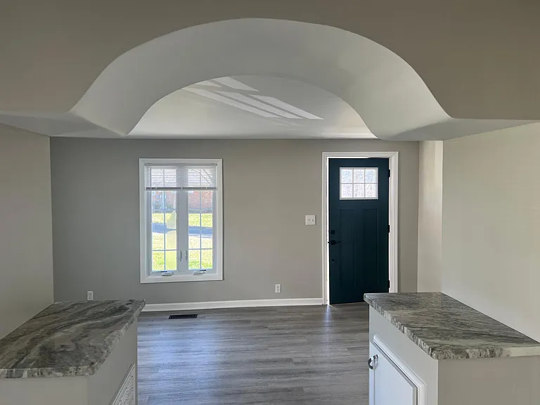2751 Everett St — Photo 14