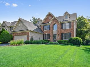 1451 Larsen Ln, Naperville, IL 60563