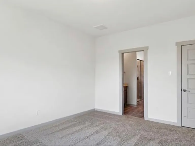 10912 Meris Ln — Photo 11