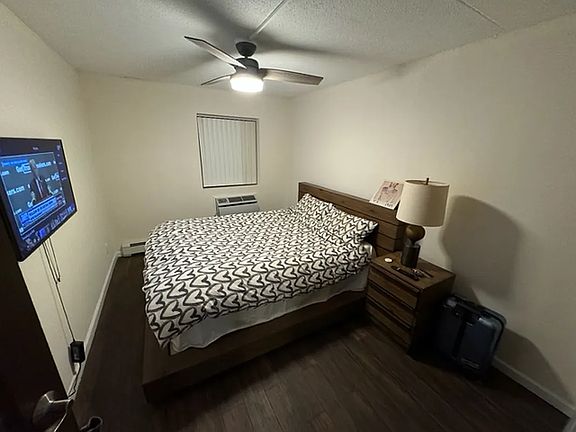 4th image of 23-58 Steinway St #2