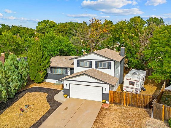 5th image of 16 Bellflower Court