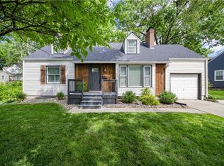 4704 Tomahawk Rd, Prairie Village, KS 66208