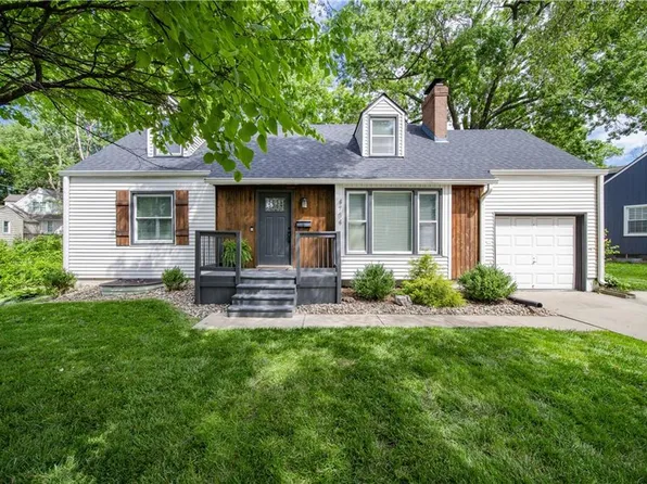 4704 Tomahawk Rd, Prairie Village, KS 66208