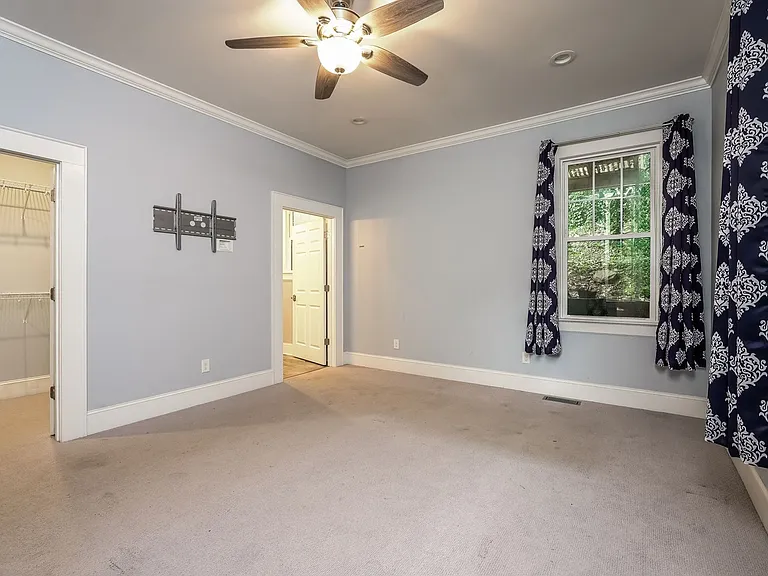 340 W End Blvd — Photo 12