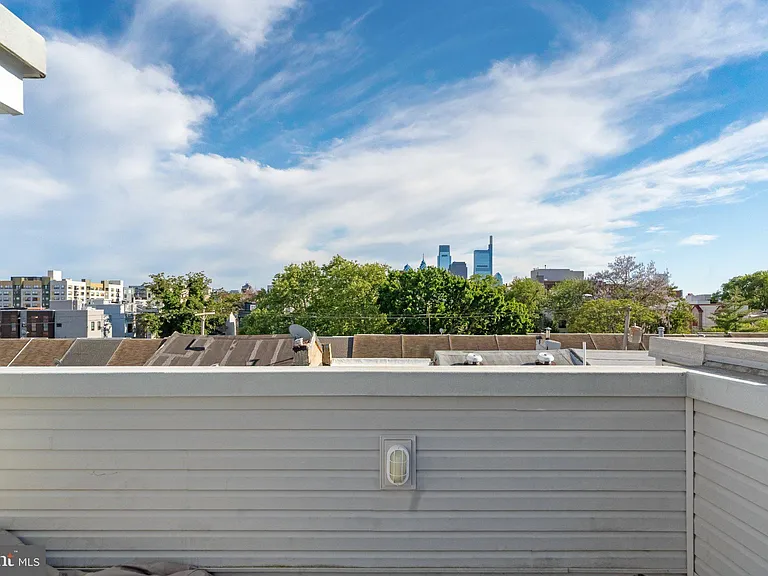 1528 W Seybert St — Photo 40
