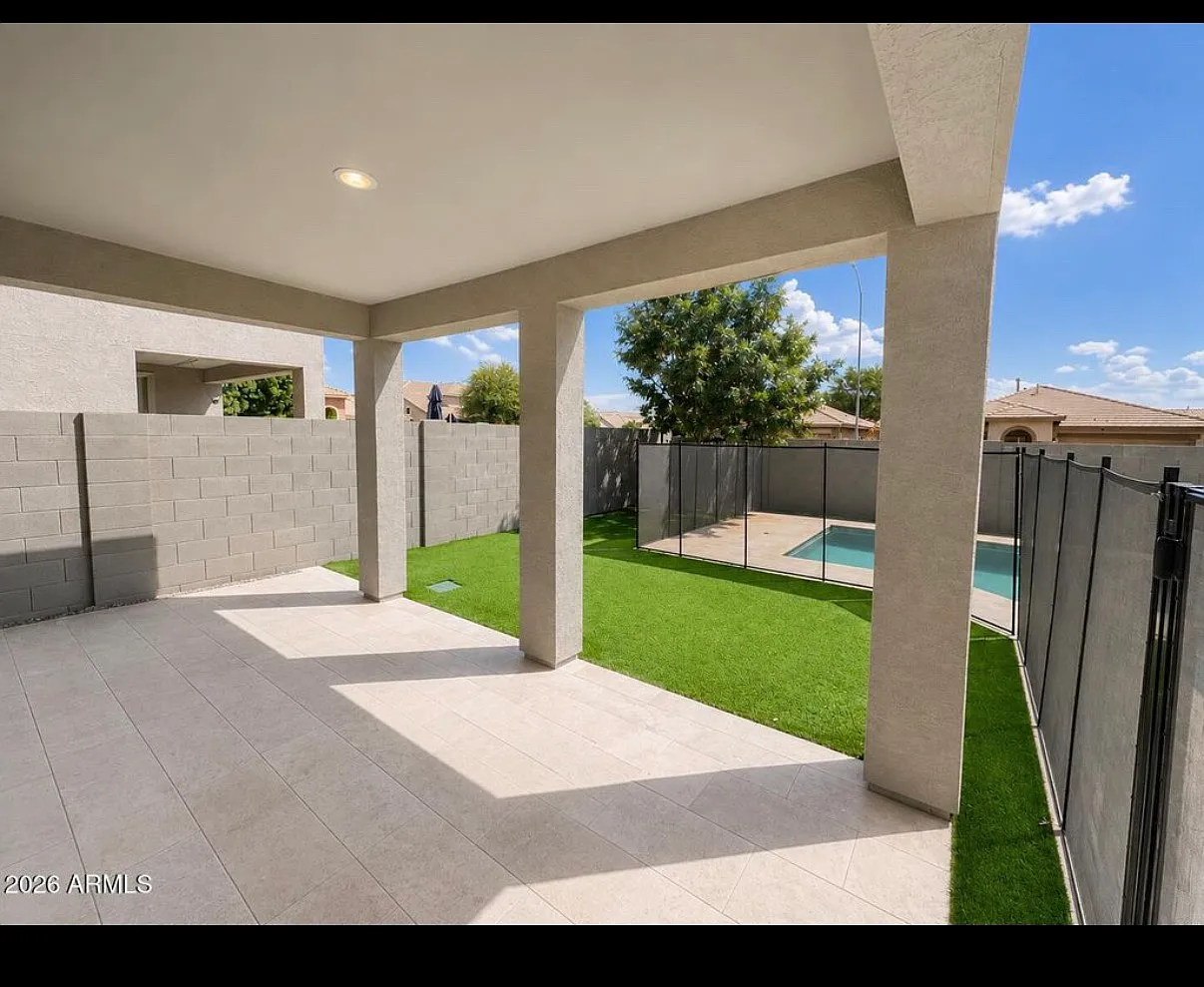 3 bed, 1957 sqft, $2,850 — Photo 4