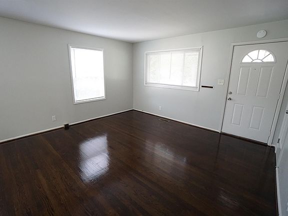 3rd image of 112 13th Ave N