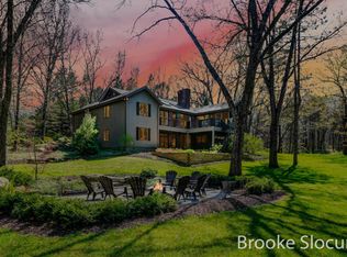 600 Greentree Ln NE, Ada, MI 49301