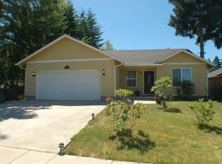 925 Arthur Ave, Cottage Grove, OR 97424