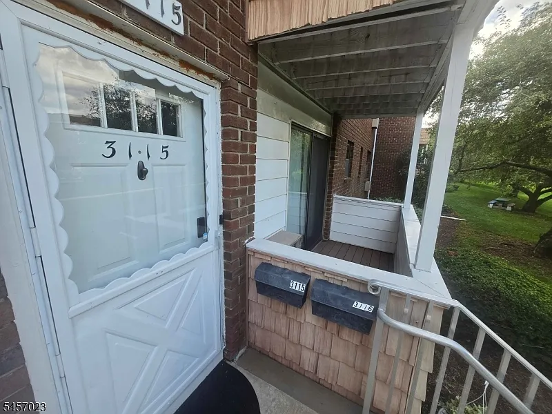 1 bed, 1.0 bath, 900 sqft, $2,100 — Photo 4