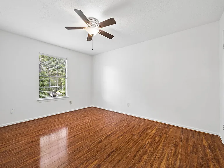 15251 Kelbrook Dr — Photo 19