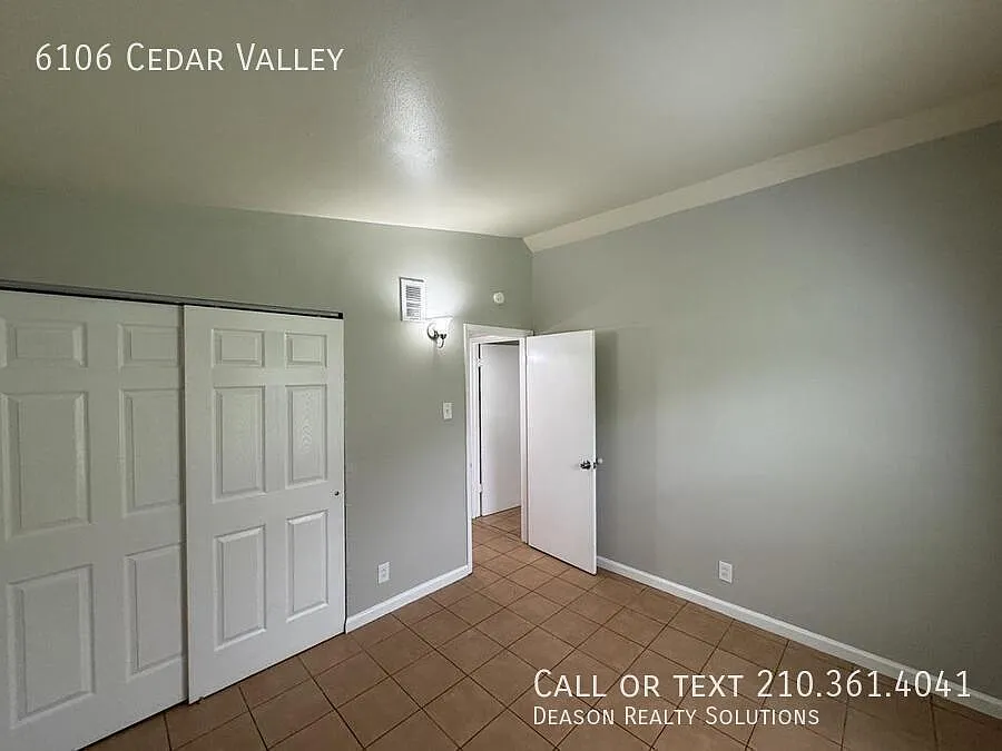 6106 Cedar Valley — Photo 4