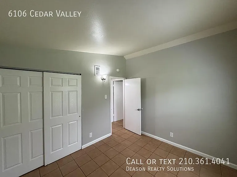 6106 Cedar Valley Dr — Photo 4