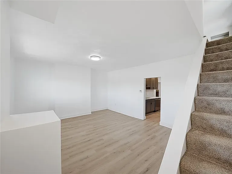 3 bed, 1480 sqft, $2,200 — Photo 3