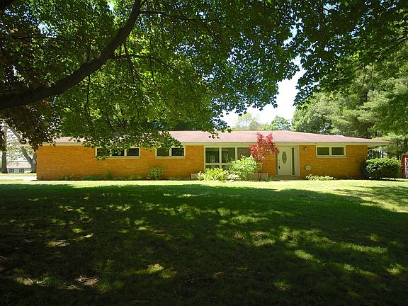 2nd image of 3201 Knight Dr