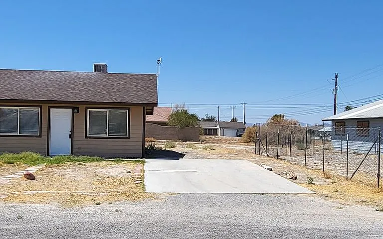1920 Galaxy St — Photo 1