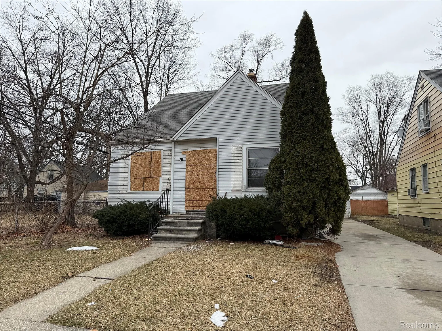 17228 Munich St photo 1