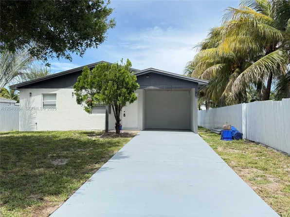96 Caroline Dr, West Palm Beach, FL 33413