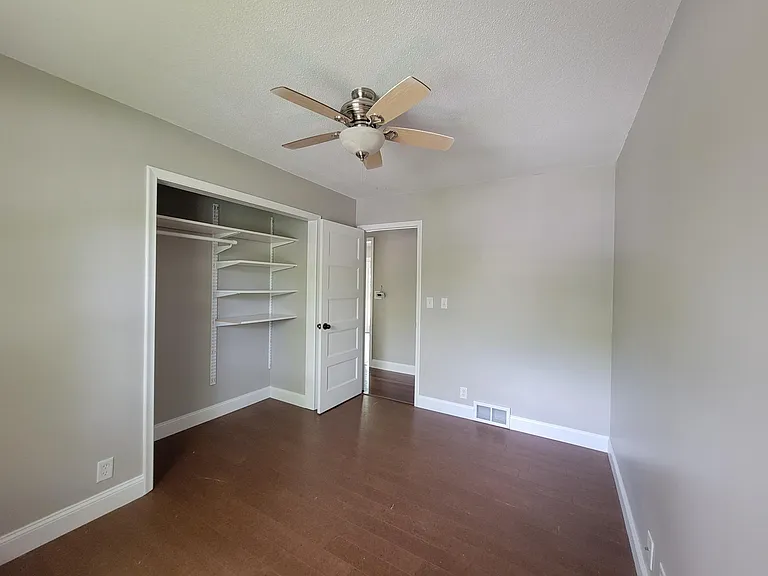4370 Dakota St SE — Photo 16