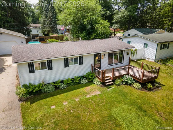 234 Arabelle St, Commerce Township, MI 48382