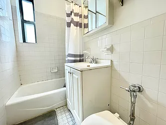 Rented by HOLTON REAL ESTATE INC.