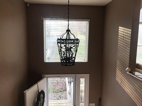 3rd image of 29 Westover Dr