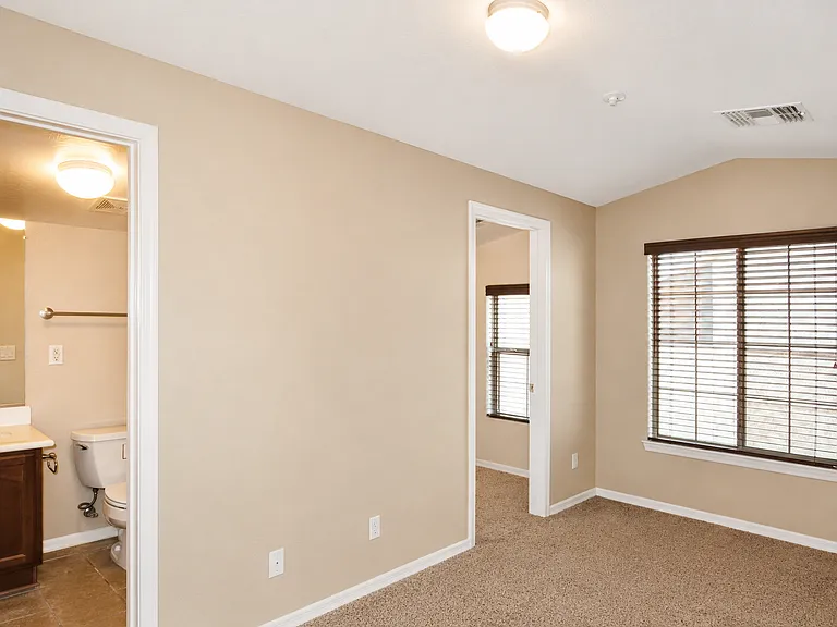 Bedroom Ensuite Entry
