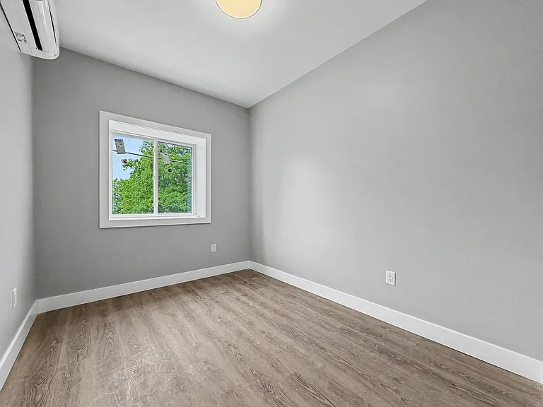 199 Pine St #6 — Photo 10