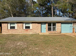 1616 Timberlane Rd, Gautier, MS 39553