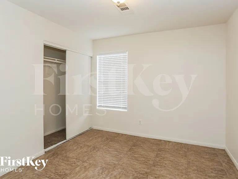 4333 Matinee Ave — Photo 14