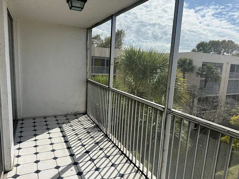 3141 NW 47th Ter #430 — Photo 4