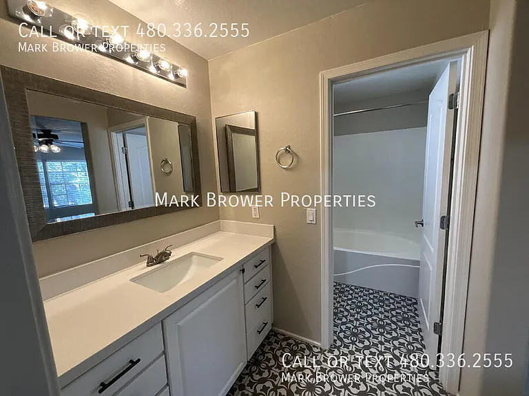 2751 E Bart St — Photo 32