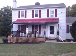 10365 Fairmount Rd, Newbury, OH 44065