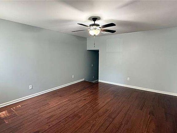 4th image of 337 Lee Dr