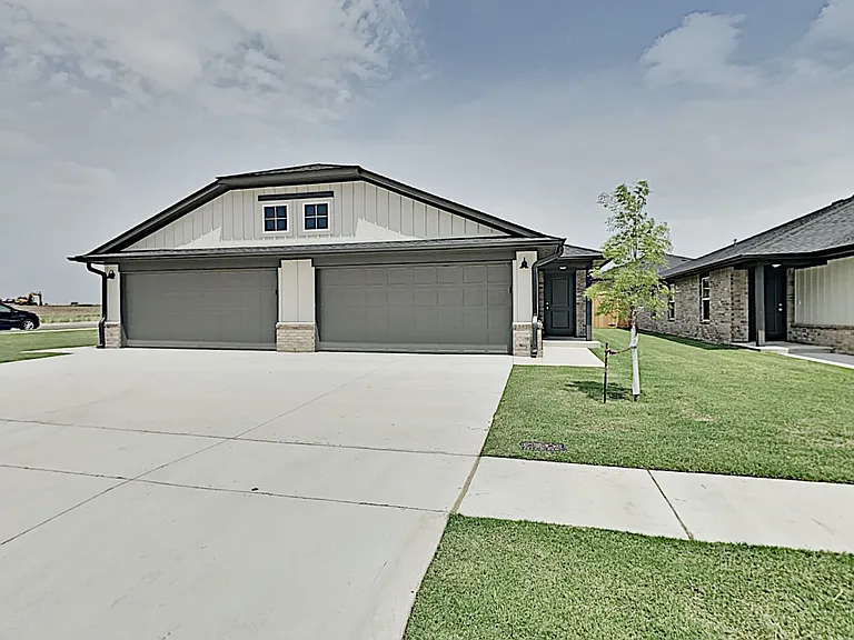 11204 Howard Dr — Photo 1
