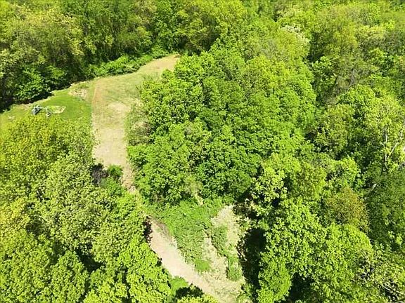2nd image of 3916 W Overlook Rd NE