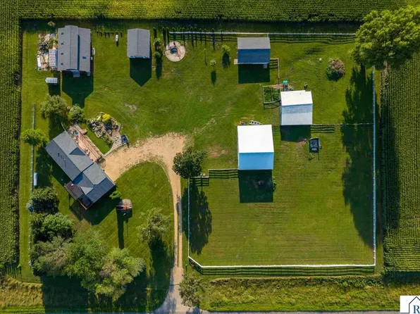 19204 Us Highway 169, Lake Crystal, MN 56055