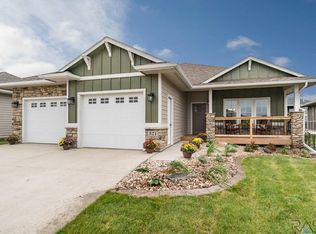 321 S Dockside Cir, Sioux Falls, SD 57107