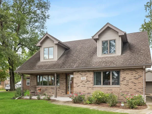 7024 Garden Ln, Bridgeview, IL 60455