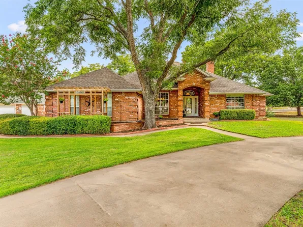 9219 Hanging Moss Dr, Granbury, TX 76049
