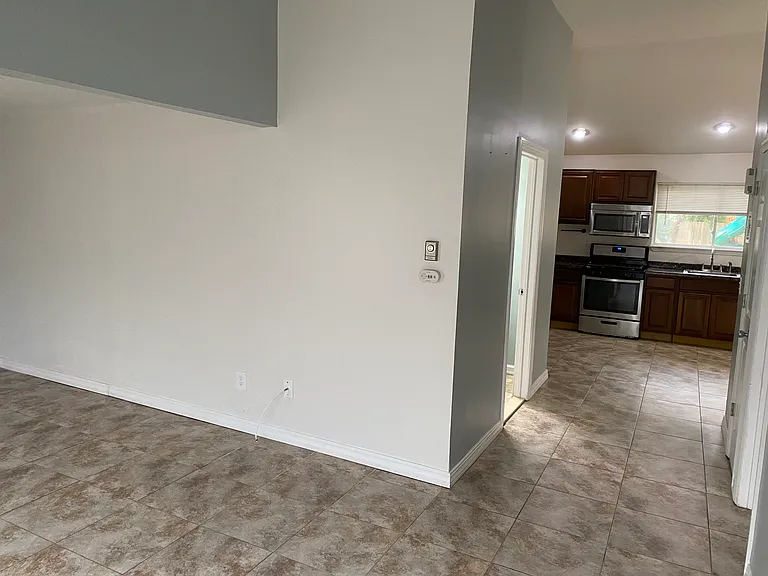 42 Niewood Dr — Photo 9