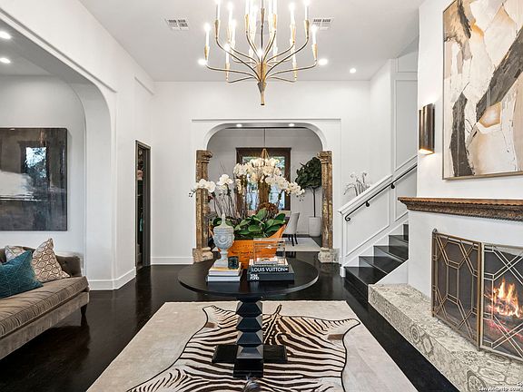 4th image of 104 Newbury Terrace