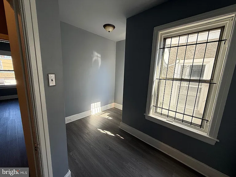 5052 Wayne Ave — Photo 7