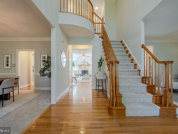3rd image of 10409 Dunn Meadow Rd