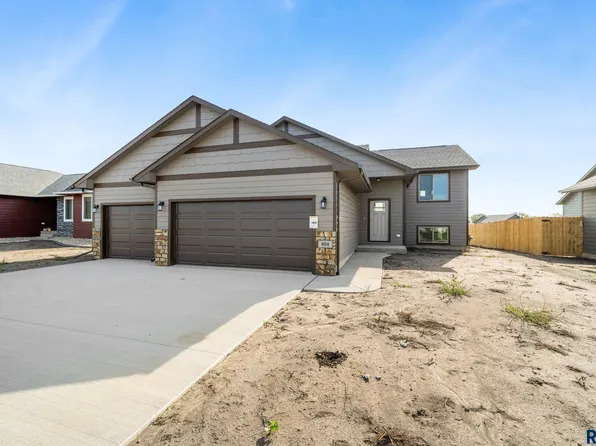 804 N Juniper St, Lennox, SD 57039